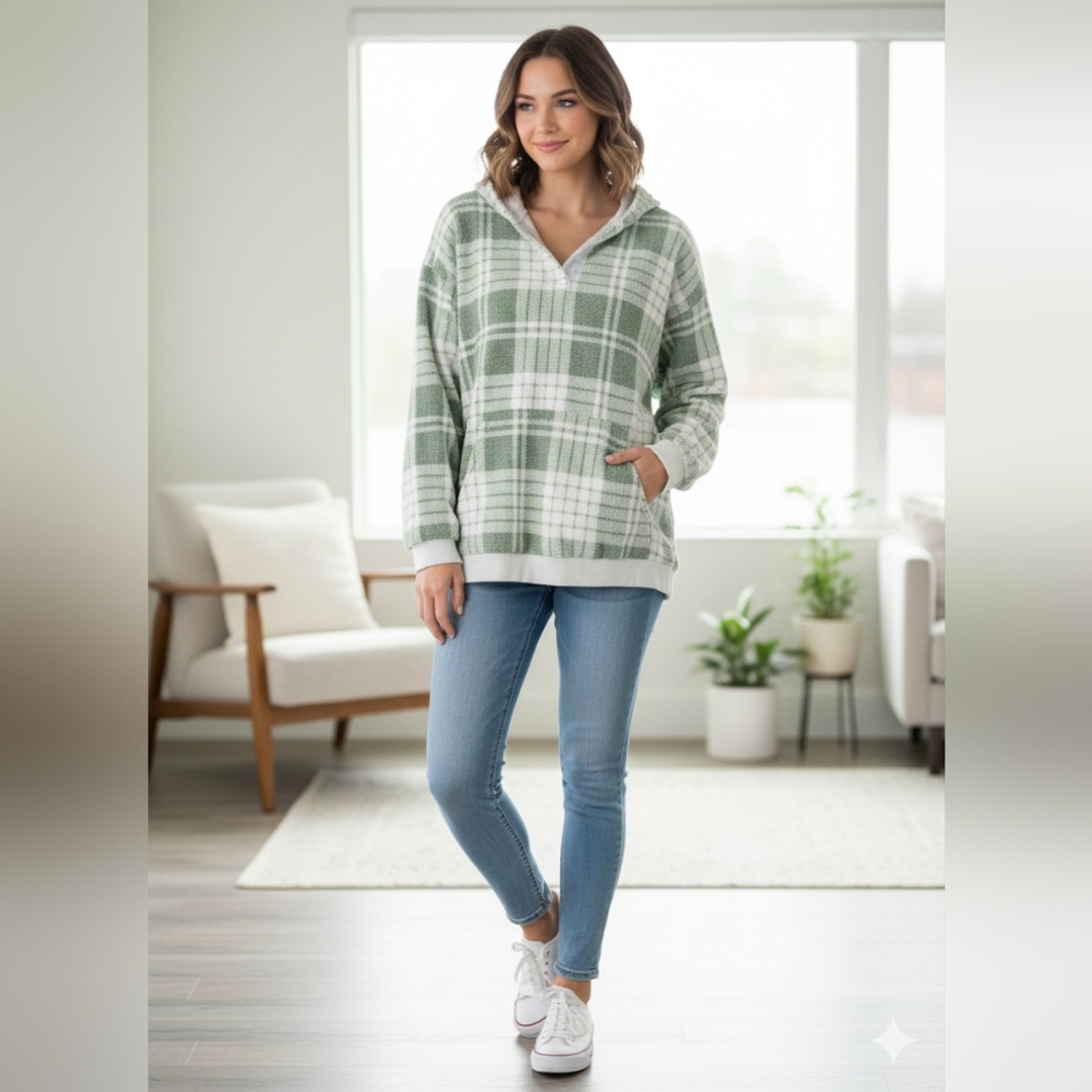 Aerie Plaid Hoodie in Green and White Small‎ Cozy Fuzzy Oversized